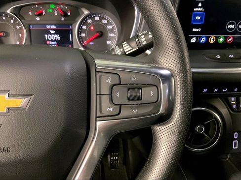 Used 2025 Chevrolet Blazer LT AWD/4WD image 19