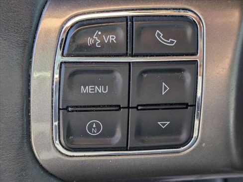 Used 2018 Jeep Wrangler Unlimited Sahara AWD/4WD image 11