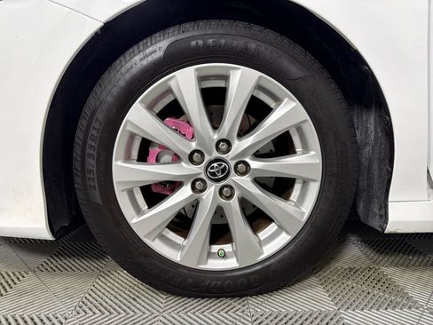 Used 2019 Toyota Camry LE FWD image 18