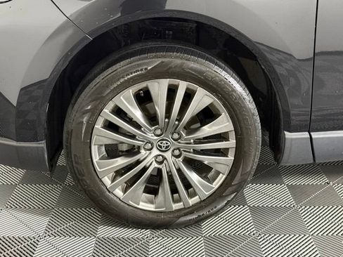 Used 2021 Toyota Venza Limited w/ Advanced Technology Package AWD/4WD image 12