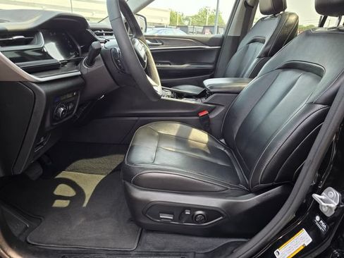 Used 2023 Jeep Grand Cherokee 4WD 4xe image 8