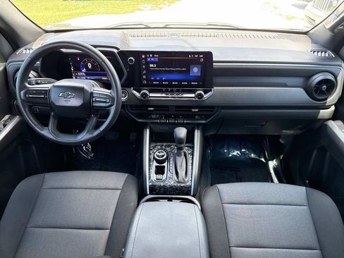Used 2023 Chevrolet Colorado Trail Boss w/ LPO, Dark Essentials Package AWD/4WD image 18