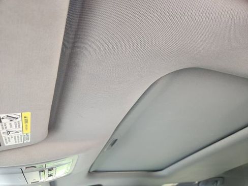 Used 2016 Toyota Highlander Limited FWD image 26