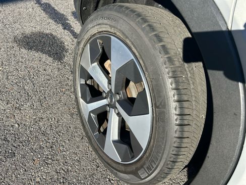 Used 2023 Volvo XC40 B5 Plus w/ Driver Assist Package image 15