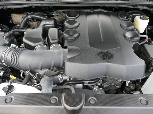 Used 2024 Toyota 4Runner SR5 image 27