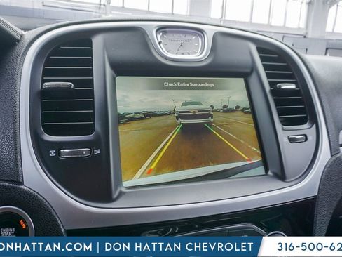 Used 2023 Chrysler 300 Touring w/ Sport Appearance Package image 9