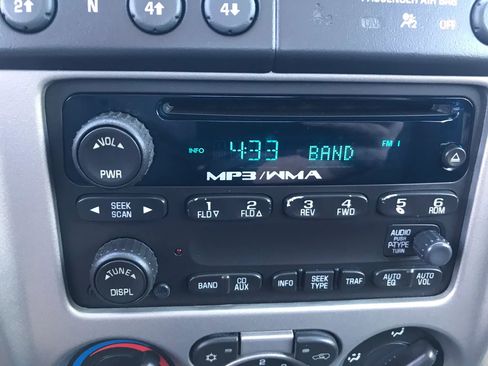 Used 2010 Chevrolet Colorado LT w/ Power Convenience Package AWD/4WD image 18