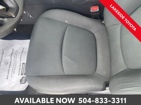 Used 2021 Toyota RAV4 LE image 29