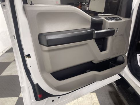 Used 2017 Ford F150 XL w/ Equipment Group 101A Mid image 10