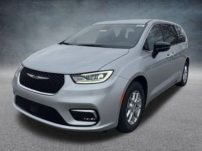 New 2026 Chrysler Pacifica Select