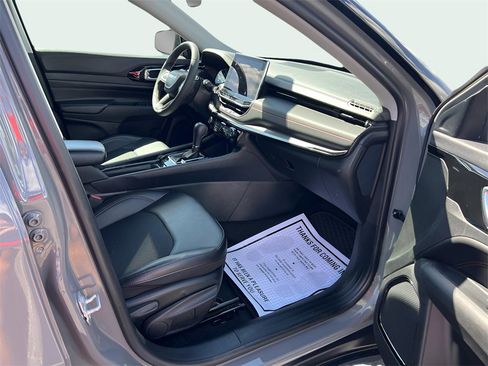 Used 2022 Jeep Compass Trailhawk image 19