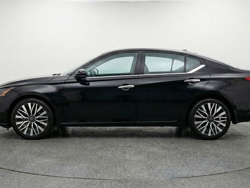 Used 2025 Nissan Altima 2.5 SV FWD image 5