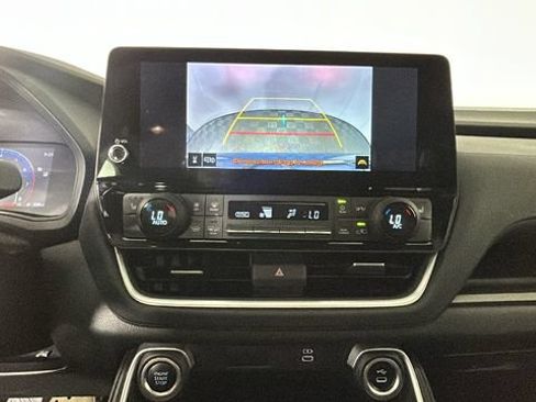 Used 2024 Toyota Grand Highlander AWD image 24