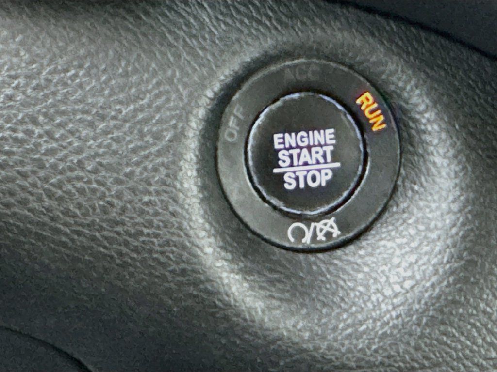 Used 2018 Jeep Cherokee Trailhawk w/ Quick Order Package 27L AWD/4WD image 19