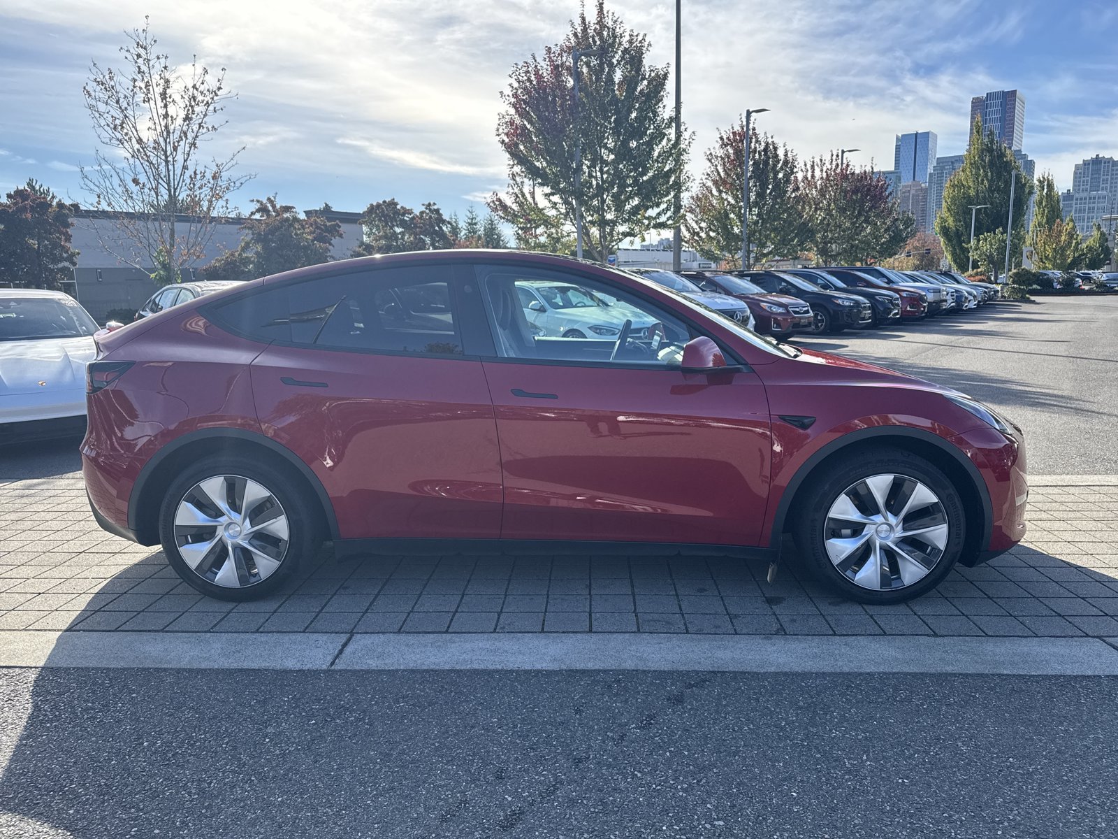 Used 2023 Tesla Model Y Long Range AWD/4WD image 4
