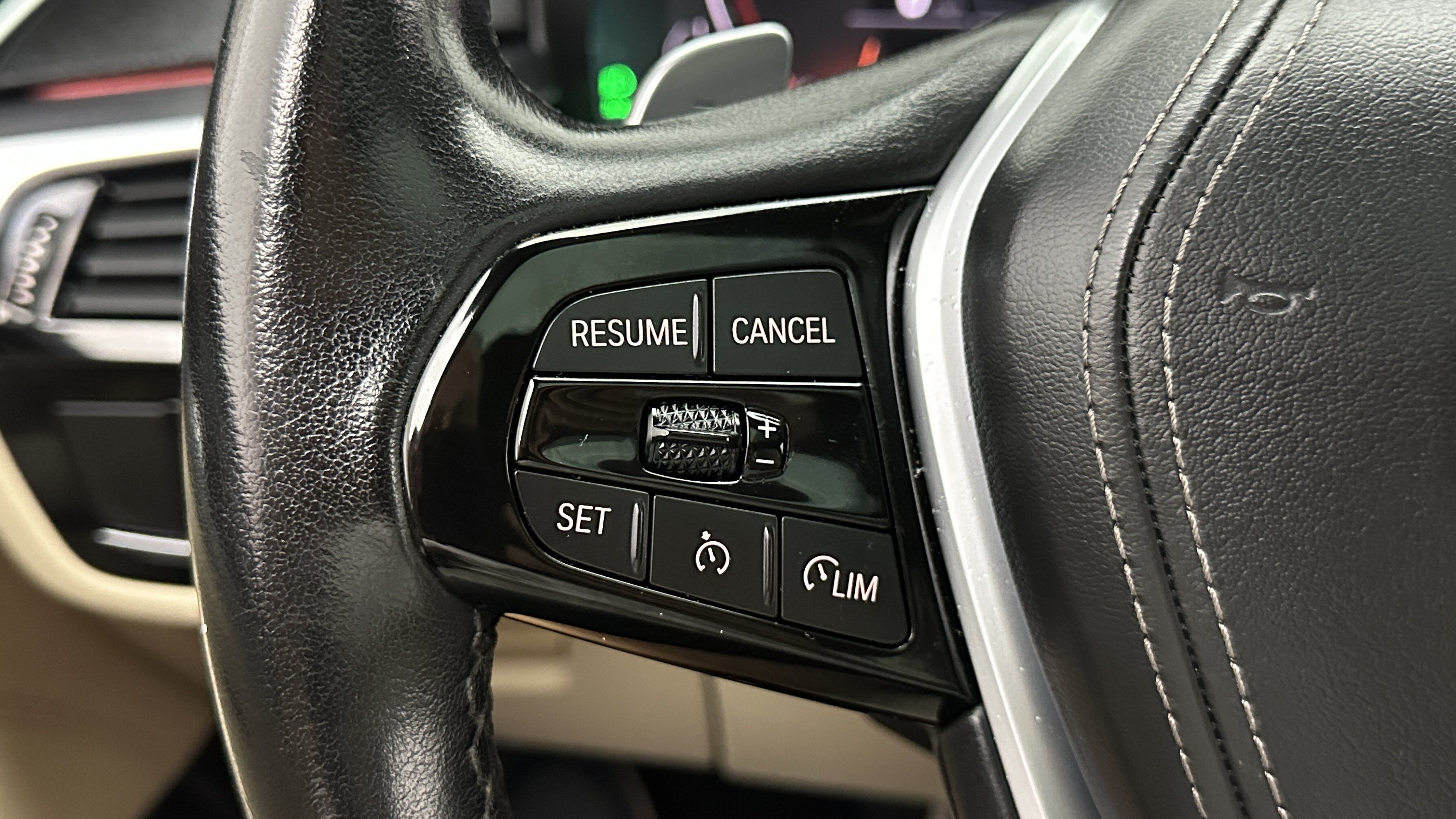 Used 2022 BMW 530i RWD image 25