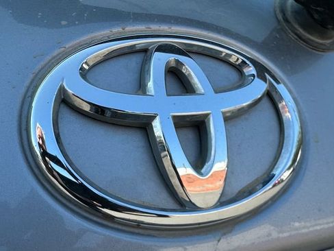 Used 2017 Toyota Sequoia Limited w/ Safety & Convenience Package AWD/4WD image 10