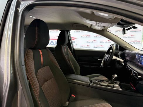 Used 2026 Nissan Sentra SR w/ Floor Mat Package FWD image 47