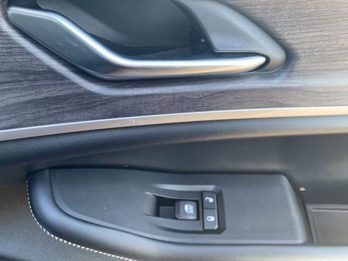 Used 2023 Jeep Grand Cherokee L Limited w/ Trailer Tow Group (B) image 10