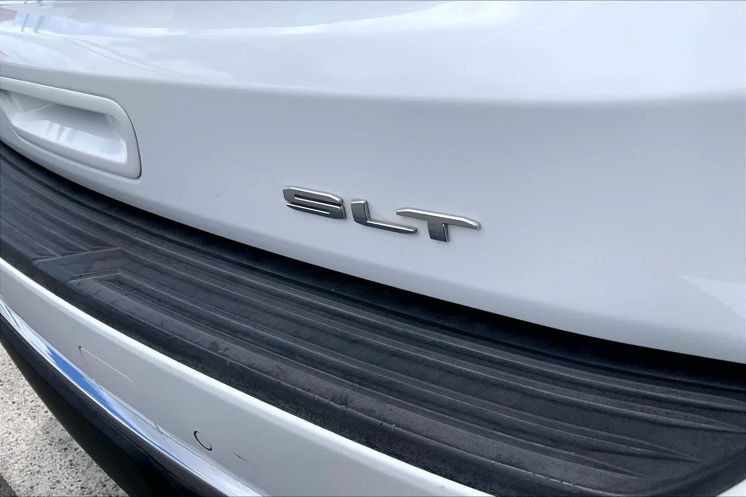 Used 2023 GMC Yukon SLT AWD/4WD image 7