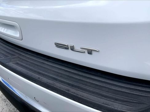Used 2023 GMC Yukon SLT AWD/4WD image 7