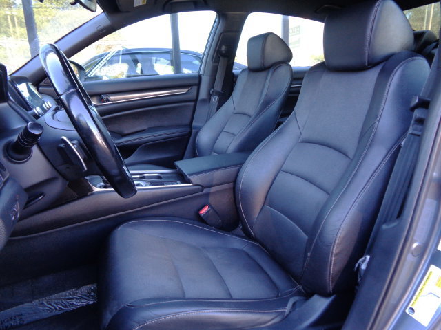 Used 2019 Honda Accord Sport image 2