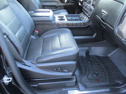 Used 2015 GMC Sierra 2500 Denali w/ Snow Plow Prep Package image 19