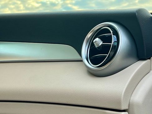 Certified 2022 Mercedes-Benz GLC 300 4MATIC image 19