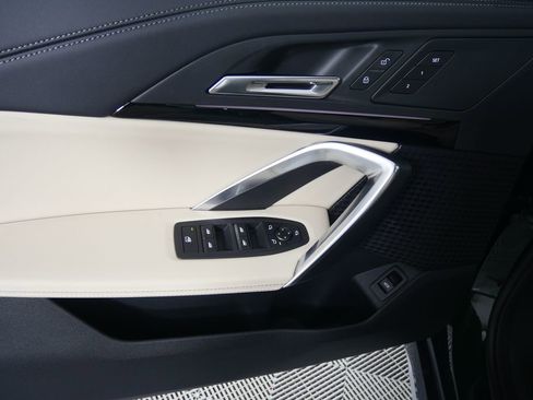 Used 2025 BMW X1 xDrive28i w/ Convenience Package image 9