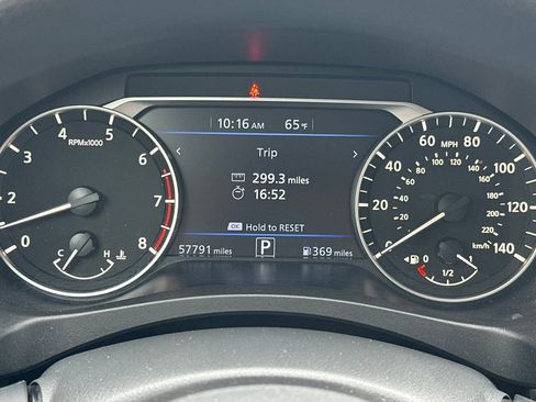 Used 2024 Nissan Altima 2.5 SV AWD/4WD image 27