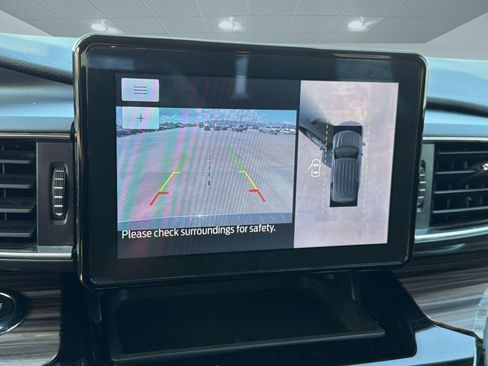 Certified 2023 Ford Explorer Limited RWD image 19