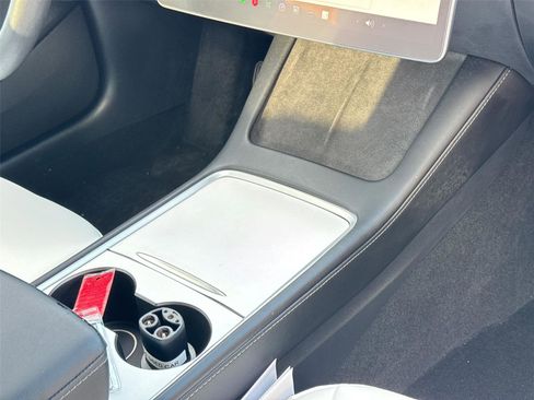 Used 2023 Tesla Model 3 Standard Range image 17