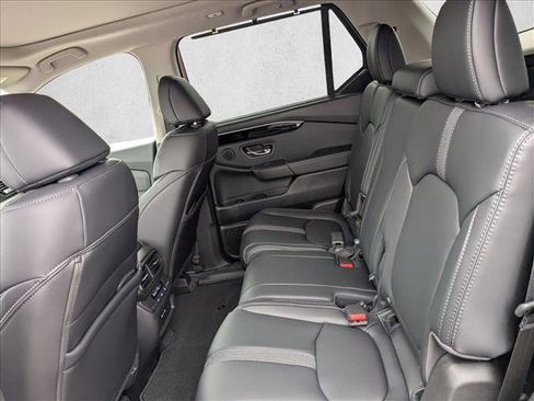 New 2025 Honda Pilot Touring image 16