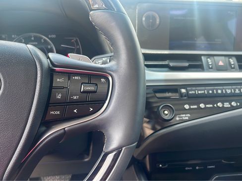 Used 2019 Lexus ES 350 w/ Accessory Package 2 image 17