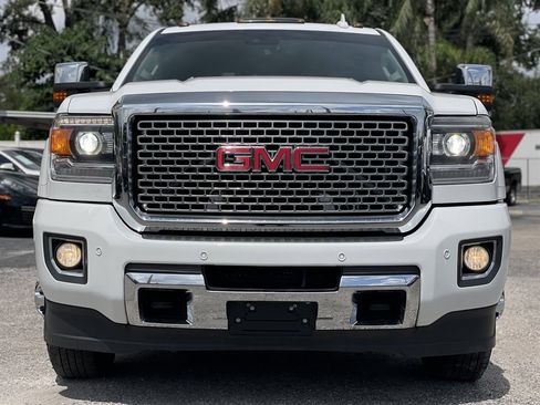 Used 2016 GMC Sierra 3500 Denali w/ Duramax Plus Package image 7
