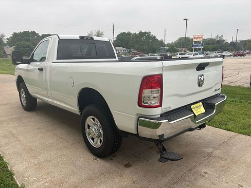 Used 2024 RAM 2500 Tradesman w/ Chrome Appearance Group AWD/4WD image 13