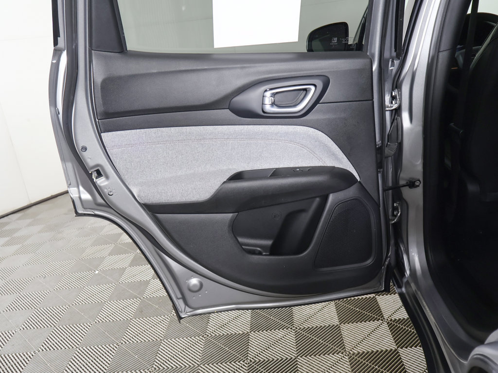 Used 2023 Jeep Compass Latitude AWD/4WD image 21