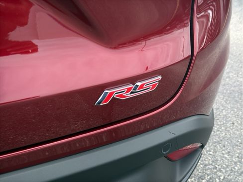 Certified 2025 Chevrolet Trax RS w/ Sunroof Package FWD image 8