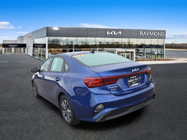 Used 2024 Kia Forte LXS w/ LXS Technology Package FWD image 5