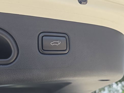 Certified 2022 Kia Sportage EX w/ EX Technology Package FWD image 11