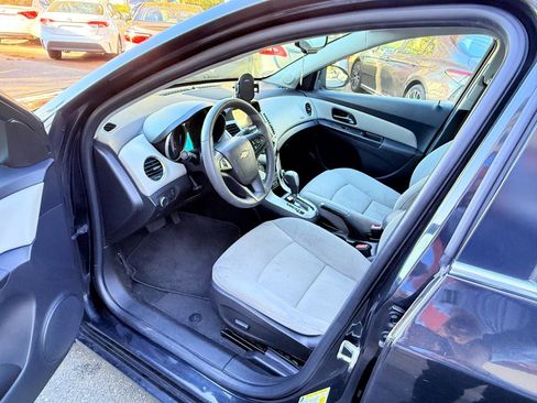 Used 2016 Chevrolet Cruze LT image 24