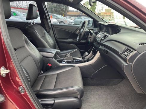 Used 2017 Honda Accord Sport image 17