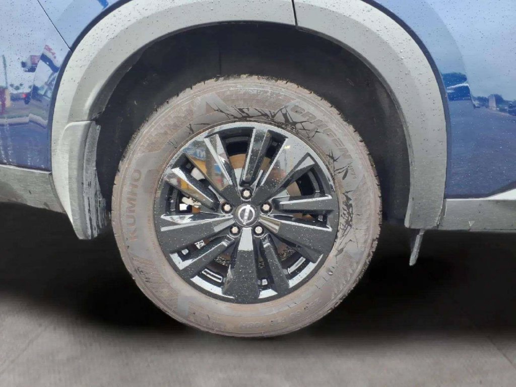 Certified 2026 Nissan Pathfinder SV FWD image 20
