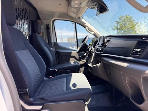 Used 2025 Ford Transit 250 Low Roof w/ Exterior Upgrade Package RWD image 30