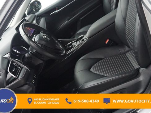 Used 2024 Toyota Camry SE w/ Audio Upgrade Package FWD image 9