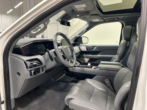 Used 2020 Lincoln Navigator L Reserve w/ Luxury Package image 10