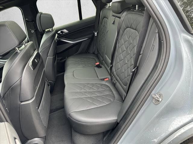 Used 2026 BMW X5 xDrive40i AWD/4WD image 15