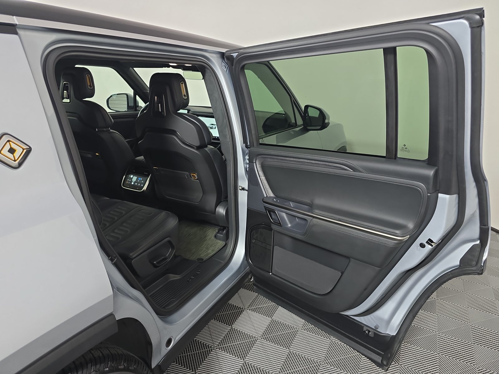 Used 2024 Rivian R1S Adventure Quad AWD/4WD image 19