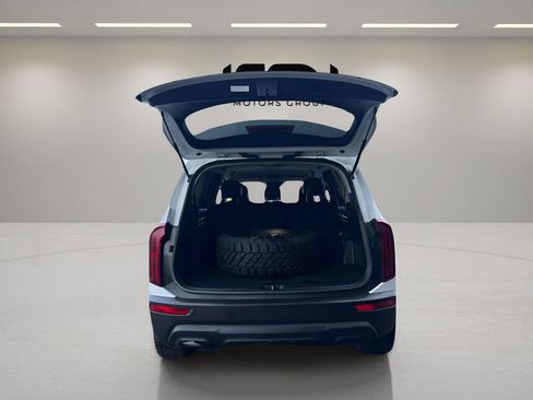 Used 2022 Kia Telluride LX image 23