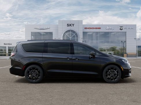 New 2026 Chrysler Pacifica Limited w/ S Appearance Package AWD/4WD image 21